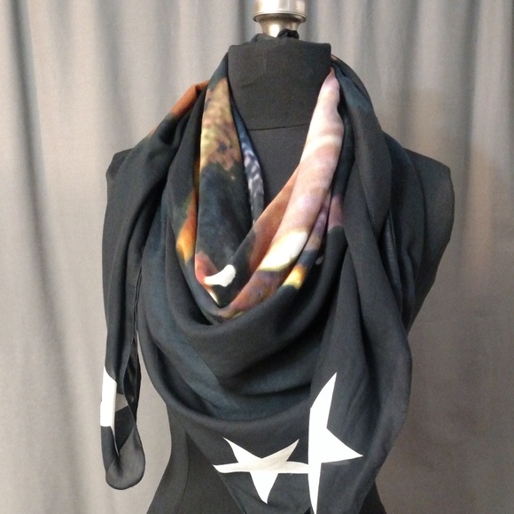 Givenchy Rottweiler Square Scarf 48" Pre-Owned - Picture 2 of 8